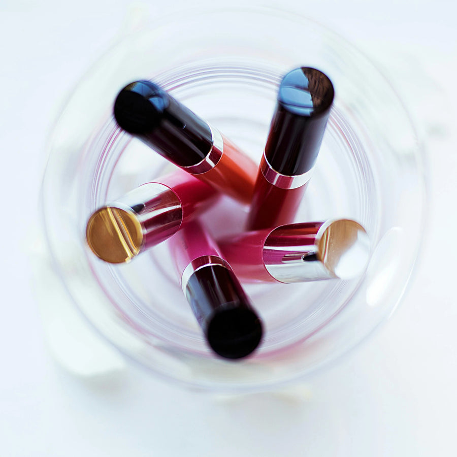 MAKE-UP & SCHÖNHEIT