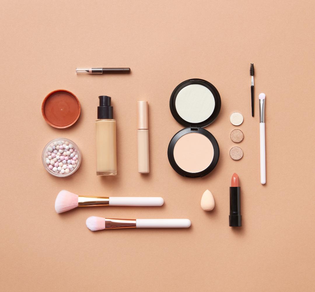 MAKE-UP & SCHÖNHEIT