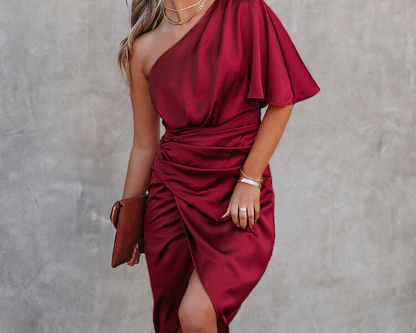 Naomi™ | Schlankes sexy tailliertes Kleid