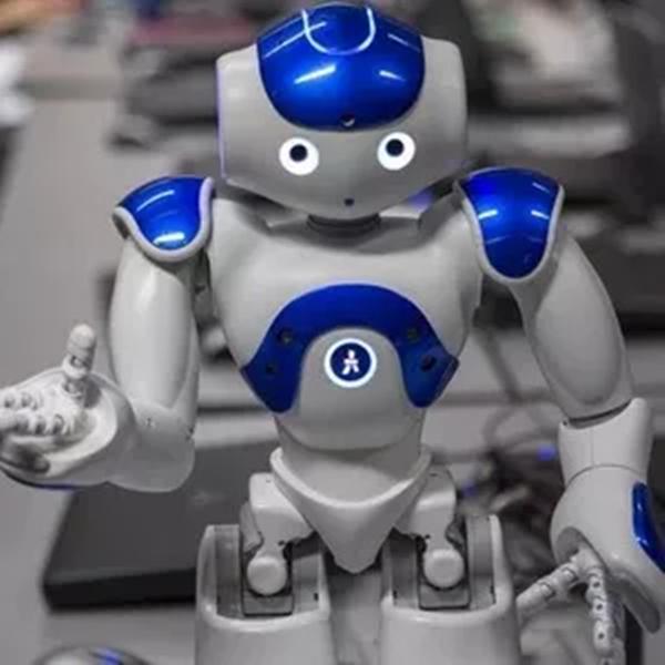 SmartBot™ | Gestengesteuerter Smart-Roboter mit Sprach- & Tanzfunktion