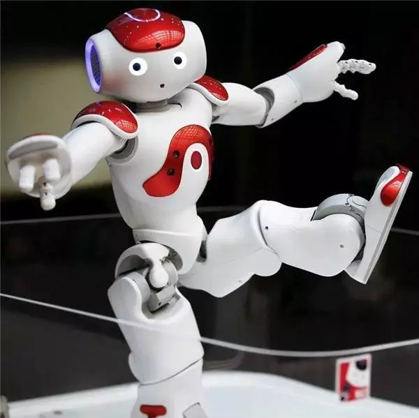 SmartBot™ | Gestengesteuerter Smart-Roboter mit Sprach- & Tanzfunktion