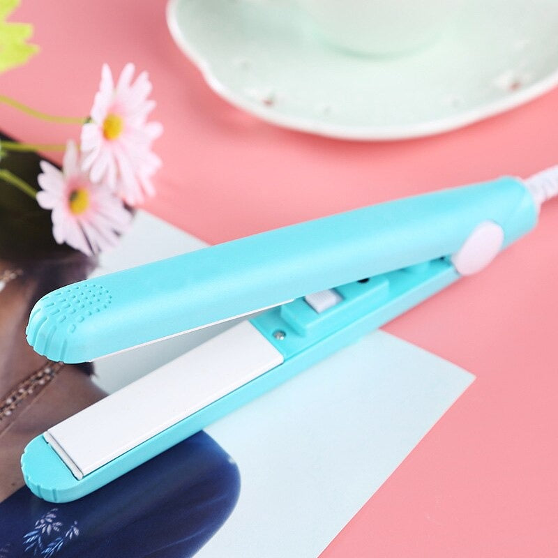 TinyDresser™ Mini-Reise-Lockenstab mit Volumen und Glättung