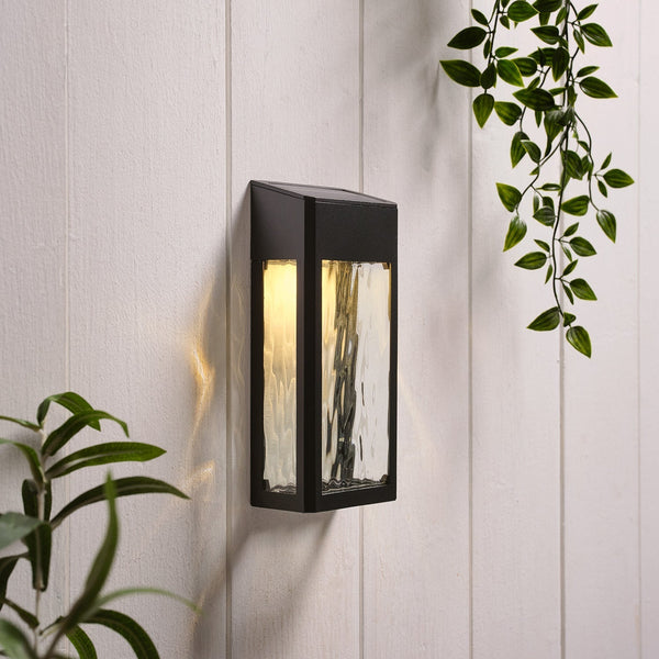 LumiGlow – Stilvolle Solarwandleuchte für deinen Sommergarten