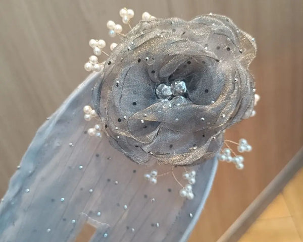 EasyLoop™ - Gefädeltes Stirnband mit Blumen