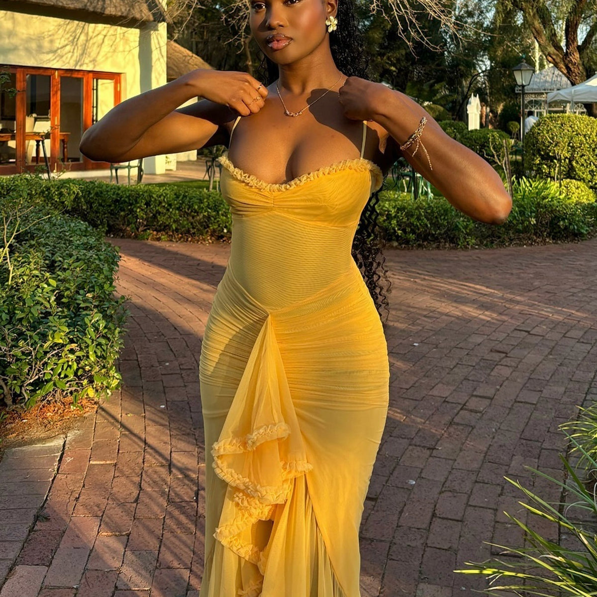 Anabella | Spaghetti-Träger Rüschen Maxikleid