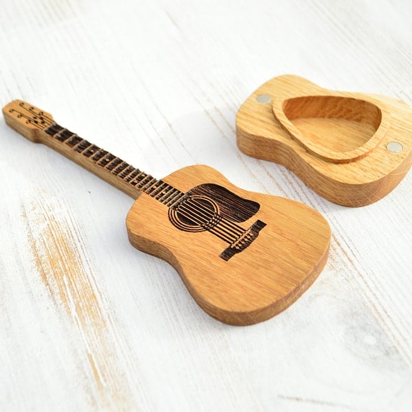 50% RABATT | GuitarHolder™ - Gitarrenplektrenhalter +3 Gratis Plektren [Letzter Tag Rabatt]