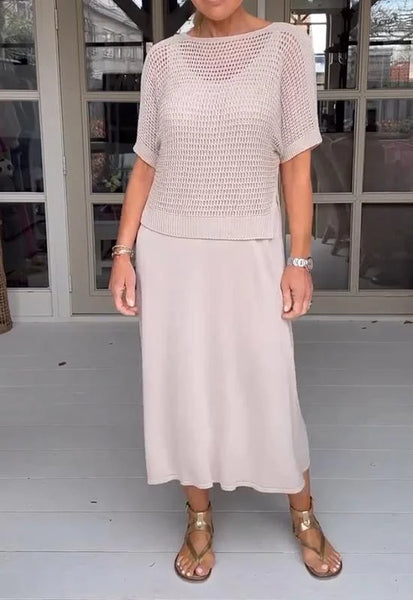 UrbanMuse™ – Das trendige Set aus Hosenträgerkleid & Lochbluse