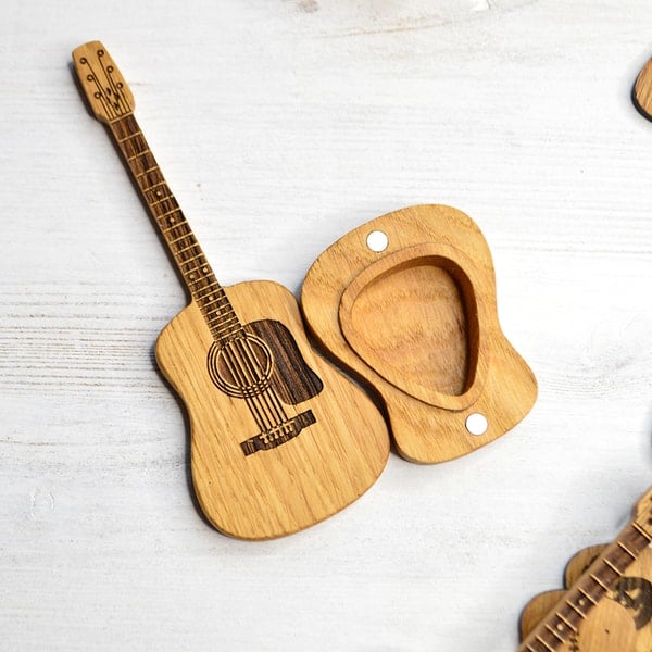50% RABATT | GuitarHolder™ - Gitarrenplektrenhalter +3 Gratis Plektren [Letzter Tag Rabatt]