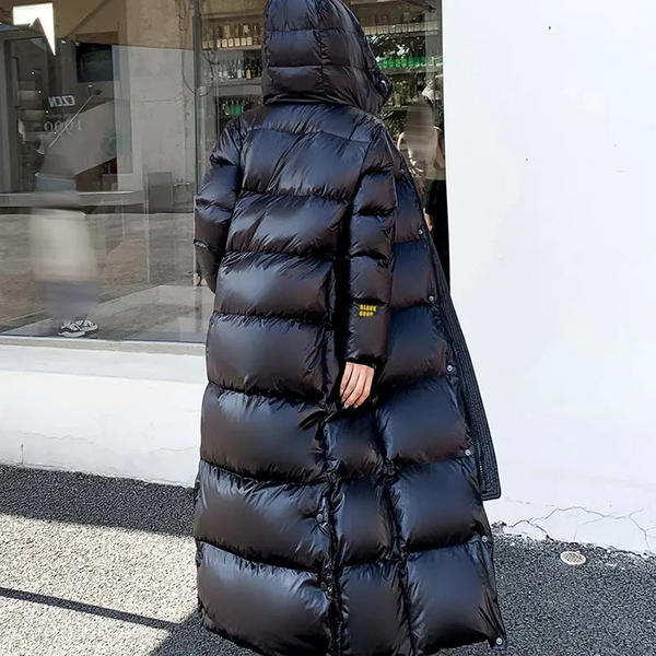 Phoebe™ Lange Daunenjacke – Ihr modischer Begleiter für Herbst und Winter