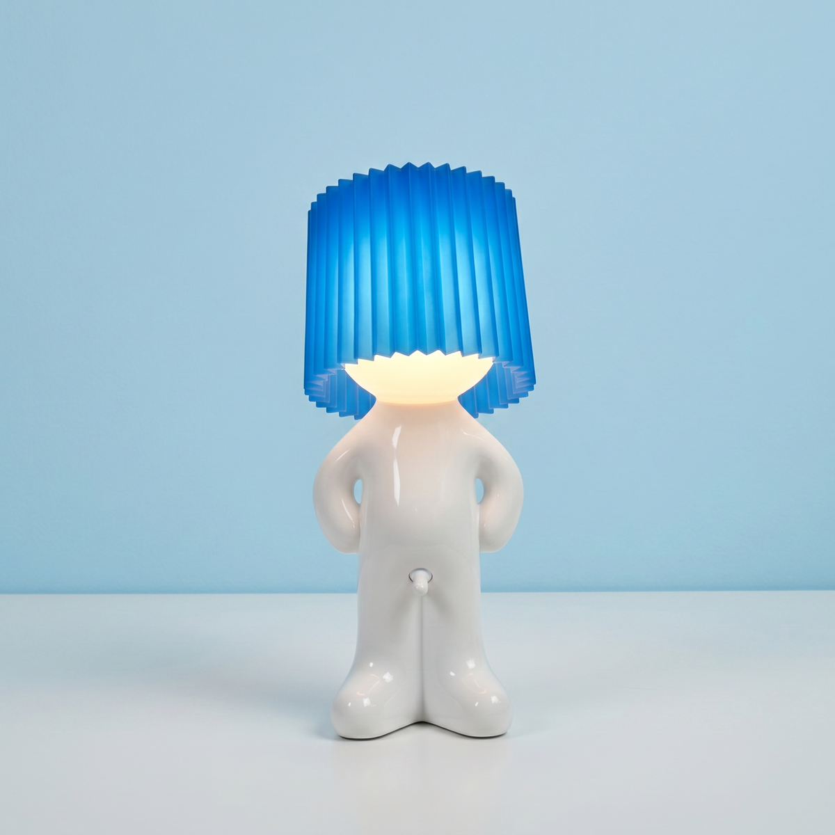 Verschönern Sie Ihr Zuhause mit dem verspielten Charme von Lampen-Larry!