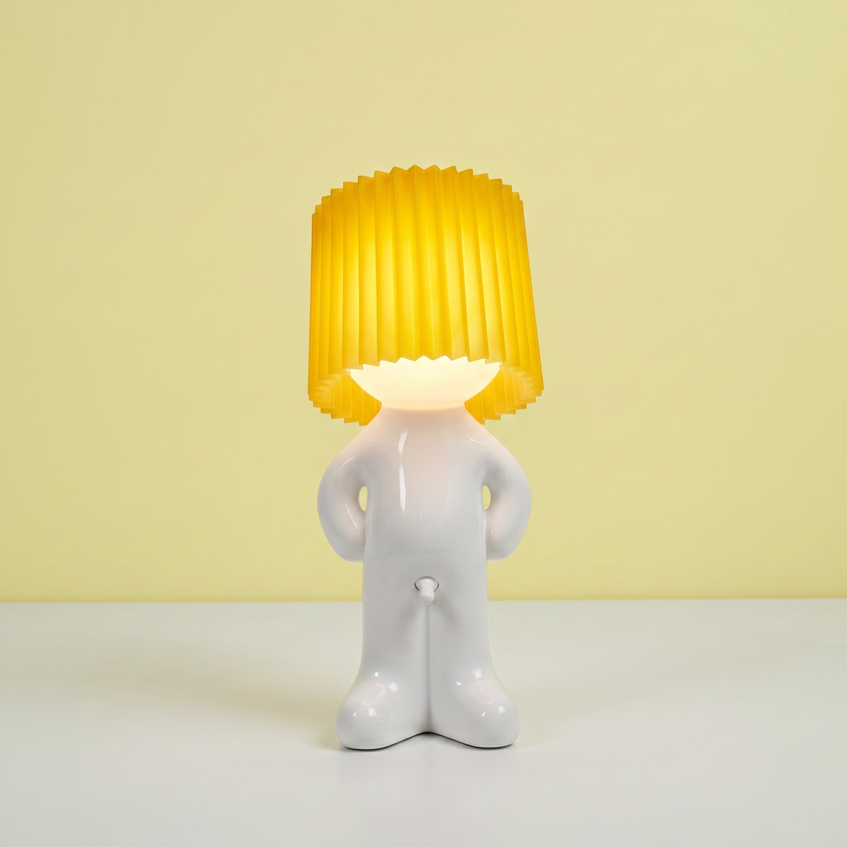 Verschönern Sie Ihr Zuhause mit dem verspielten Charme von Lampen-Larry!