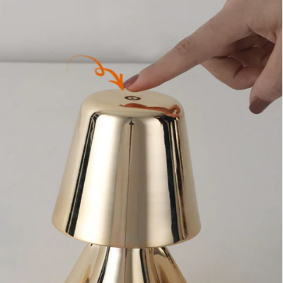 GoldenBoy™ – Stilvolle Tischleuchte für jedes Zuhause