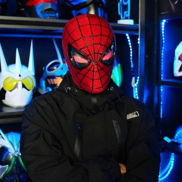 WebVanta™ Spider-Man Maske mit beweglichen Augen | LED-Licht & Realistischer Cosplay-Look