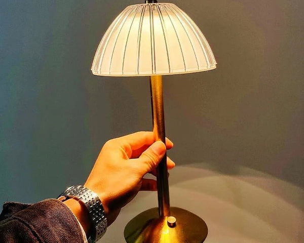 LumiDome™ – Stilvolle Retro-Lampe mit Touch-Steuerung