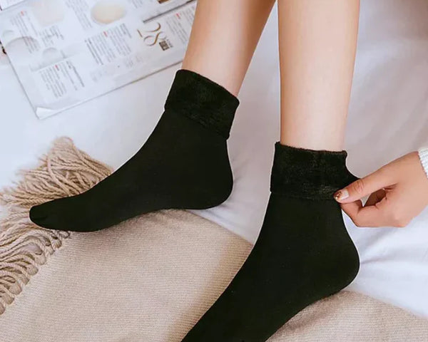 4+4 GRATIS | CozySocks - Winter-Samt-Socken [Letzter Tag Rabatt]