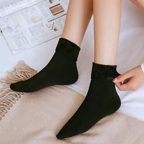 4+4 GRATIS | CozySocks - Winter-Samt-Socken [Letzter Tag Rabatt]