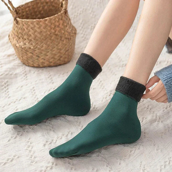 4+4 GRATIS | CozySocks - Winter-Samt-Socken [Letzter Tag Rabatt]